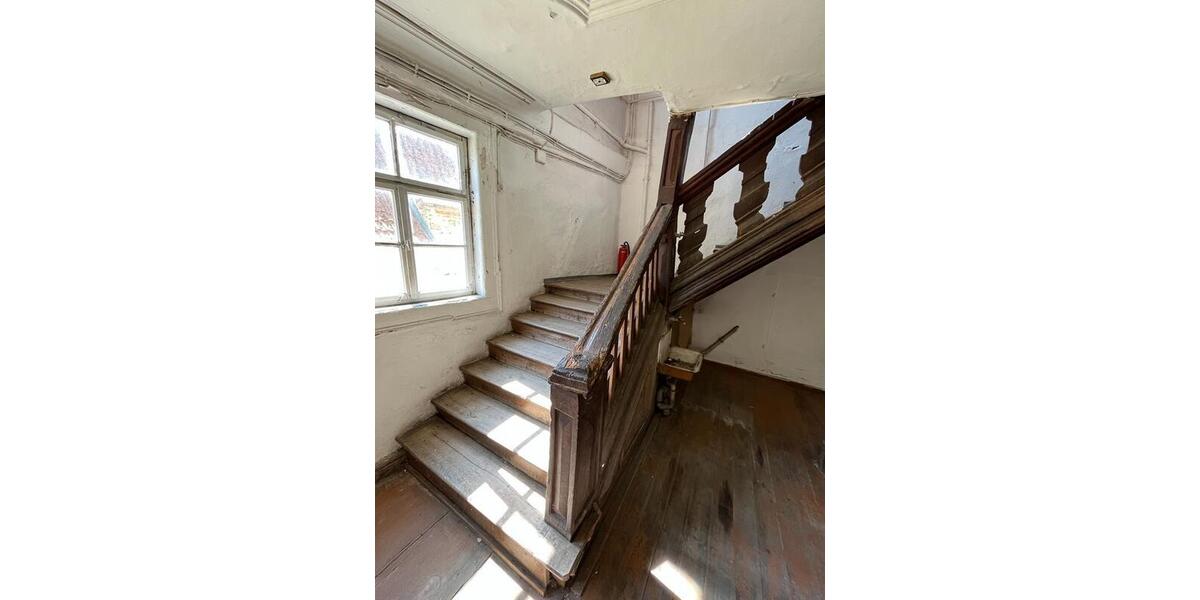 Zentrales Altstadthaus in Volkach mit viel Platz & Potenzial - Wohn- & Geschäftshaus Volkach | Angebot:26096648
