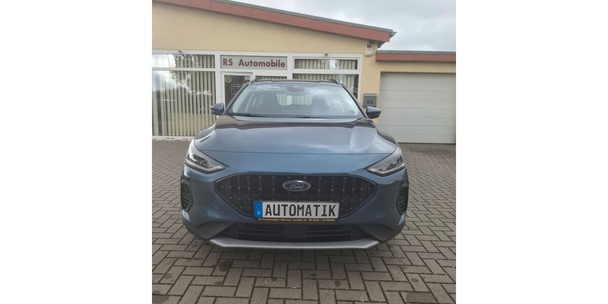 Ford Focus 18.700 km 21.990 &euro; Dessau 06847