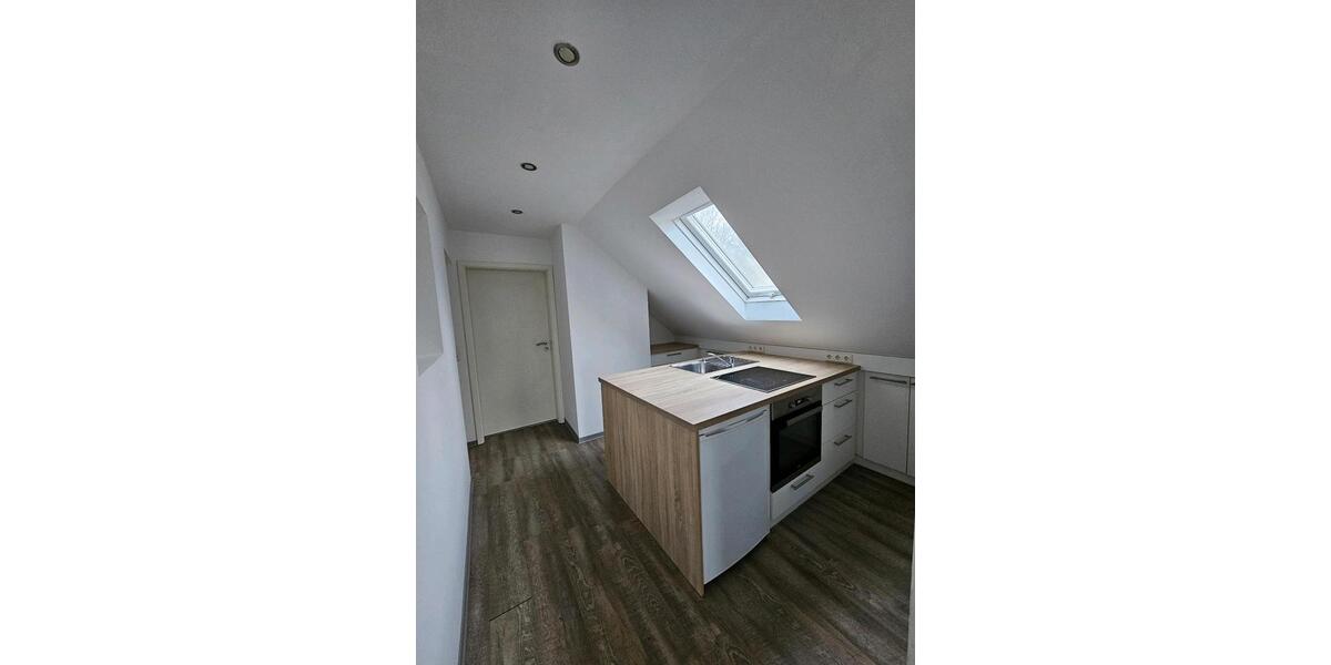 Dachgeschoßwohnung Apen - 3 Zimmer, 70 m&sup2;, 850&euro; | Angebot:25404096