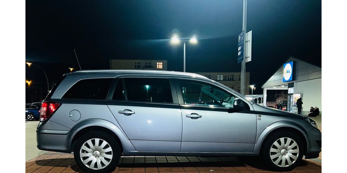 Opel Astra 124.000 km 3.590 &euro; Berlin 10439