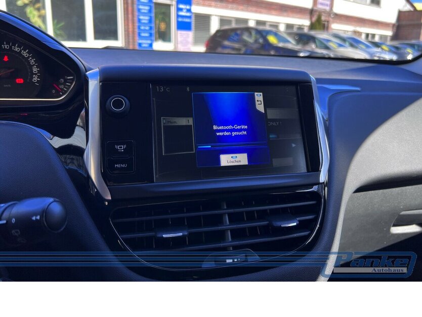 Peugeot 208 Style 1.2*SHZ*5trg*PDC*Klima*Blueto*Tempo* 73.611 km 8.490 € Berlin 13187