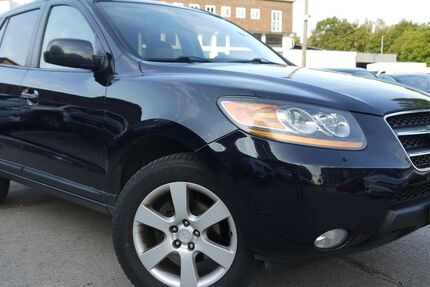 Hyundai Grand Santa Fe 250.000 km 5.999 € Berlin 12439