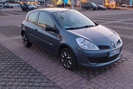 Renault Clio 100.750 km 2.499 &euro; Brieselang 14656
