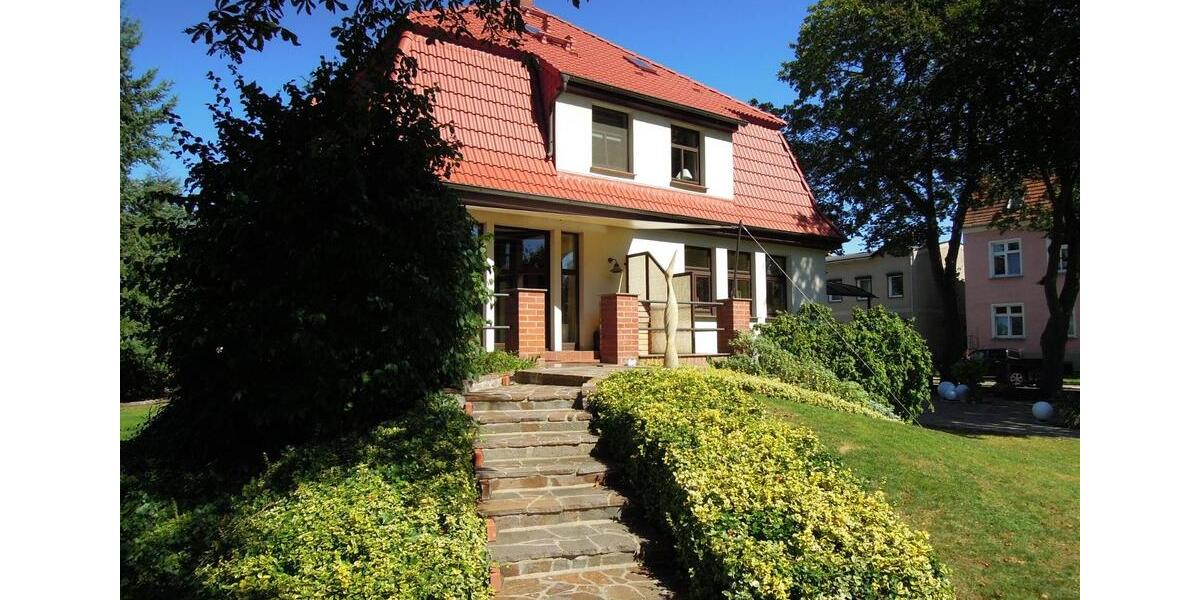 Einfamilienhaus Perleberg - 10 Zimmer, 300 m&sup2;, 420.000&euro; | Angebot:24606564