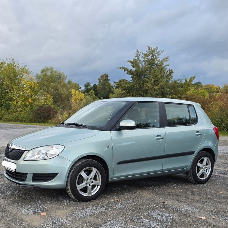Skoda Fabia 74.000 km 5.700 € Aschaffenburg 63741
