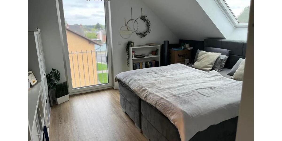 Dachgeschoßwohnung Dormagen Sankt Peter - 3 Zimmer, 94 m&sup2;, 1.220&euro; | Angebot:26397792