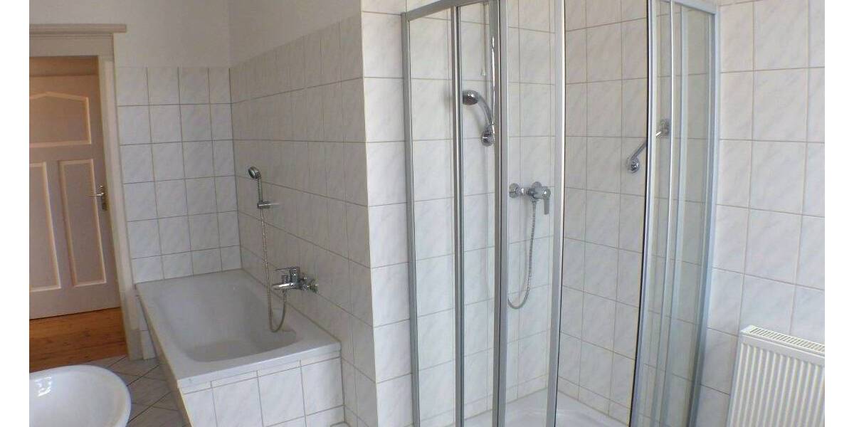 Etagenwohnung Gotha - 3 Zimmer, 82 m&sup2;, 635&euro; | Angebot:26779137