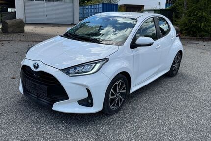 Toyota Yaris 25.413 km 16.999 &euro; Barsbüttel 22885