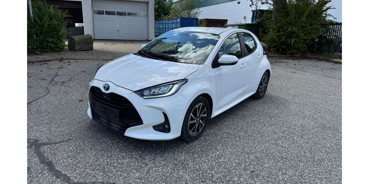 Toyota Yaris 25.413 km 16.999 &euro; Barsbüttel 22885
