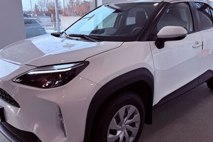 Toyota Yaris Cross 31.885 km 19.999 &euro; Königsbrunn / Augsburg 86343