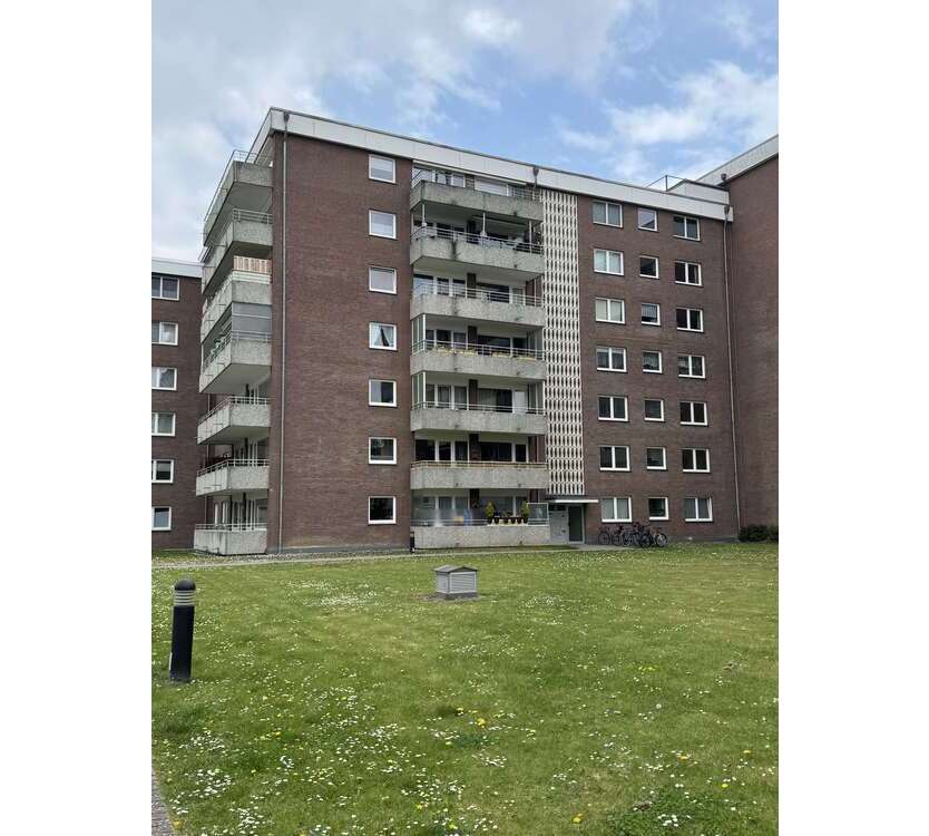 Wohnung zum Kaufen in Lübeck 95.000 € 63.7 m²