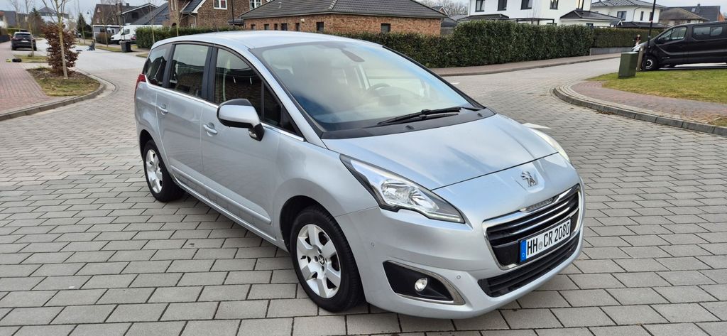 Peugeot 5008 99.500 km 11.990 &euro; Hamburg 22297