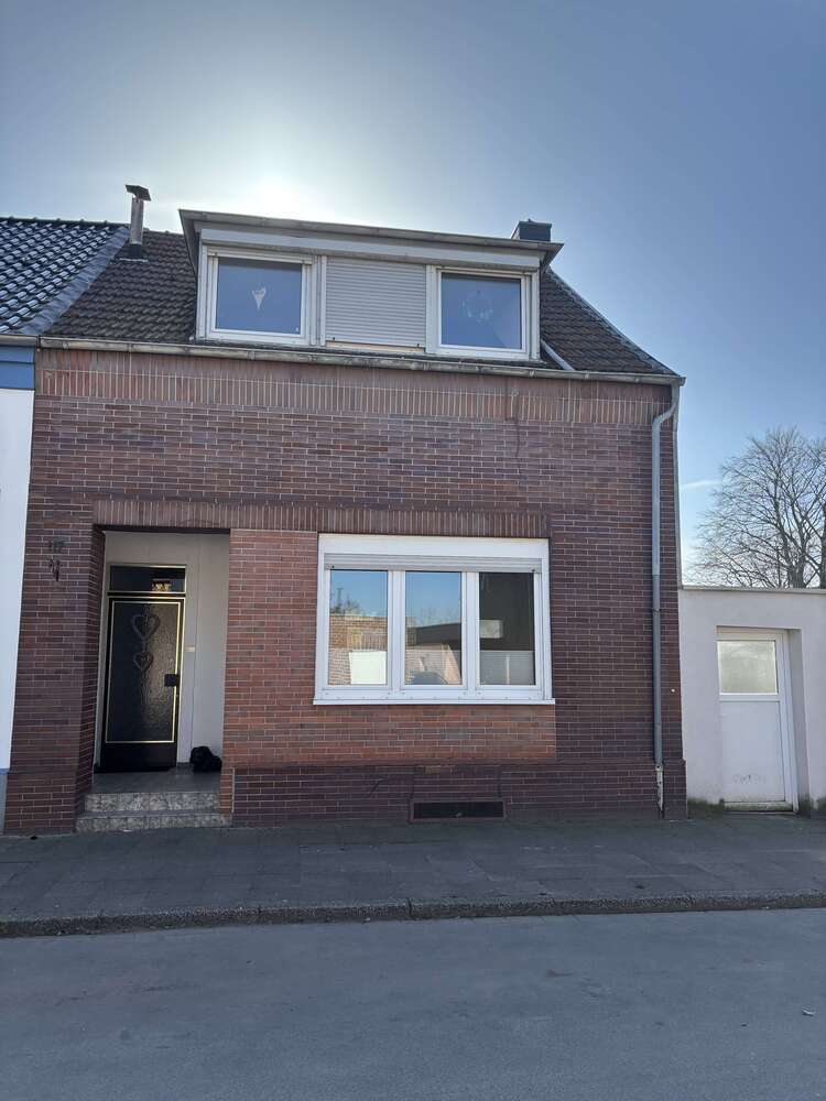 Haus zum Kaufen in Krefeld 249.000 € 135 m²