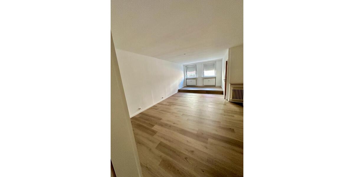 Erdgeschoßwohnung Schleswig - 4 Zimmer, 140 m&sup2;, 1.000&euro; | Angebot:26414293