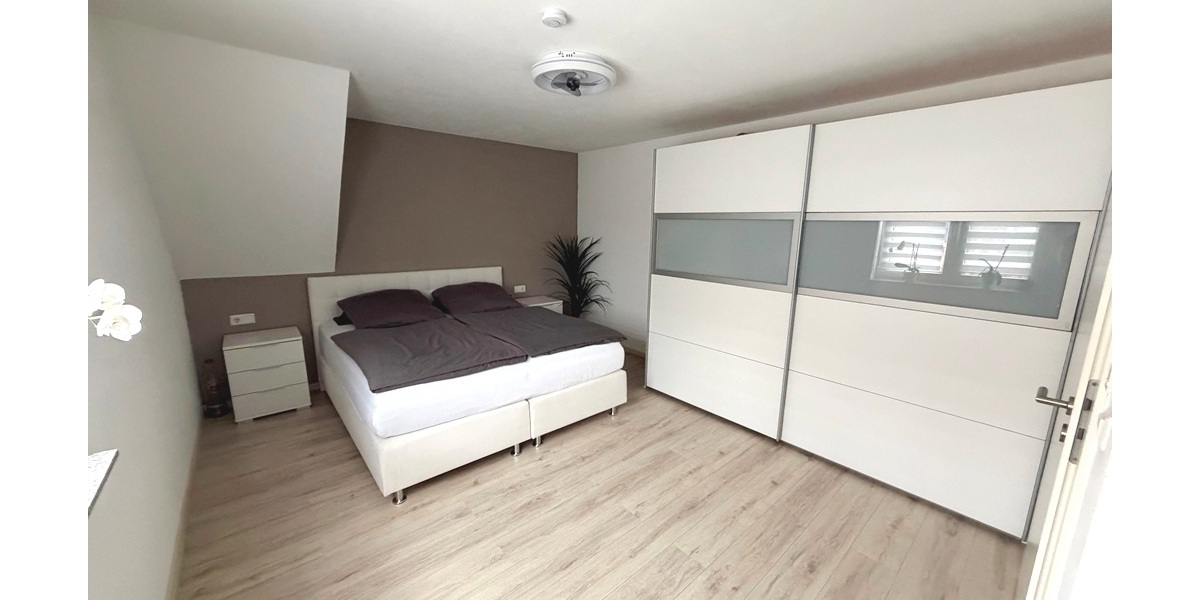 Modern wohnen im Herzen von Uhingen: 4,5 Zimmer (BJ 2017) im 2. OG + Stellplatz - 4.5 Uhingen Uhingen | Angebot:26331970