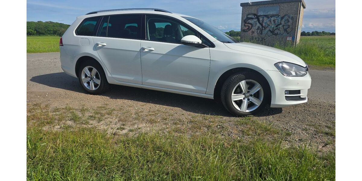 VW Golf 159.000 km 8.700 &euro; Wurster Nordseeküste 27639