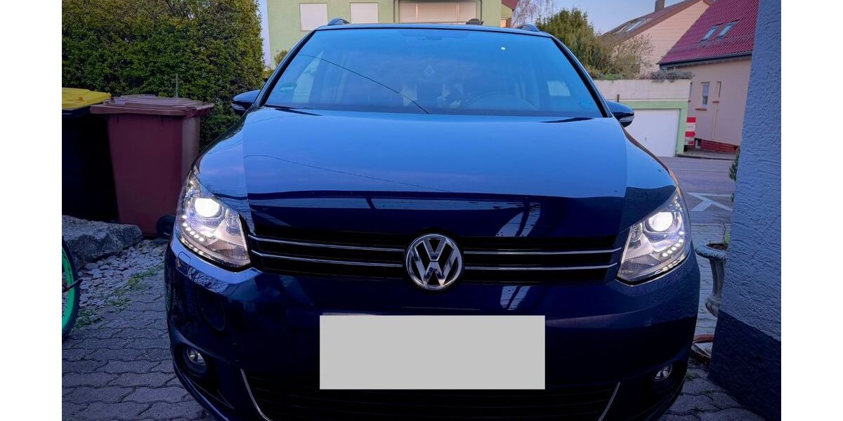 VW Touran 168.320 km 8.499 &euro; Ditzingen 71254