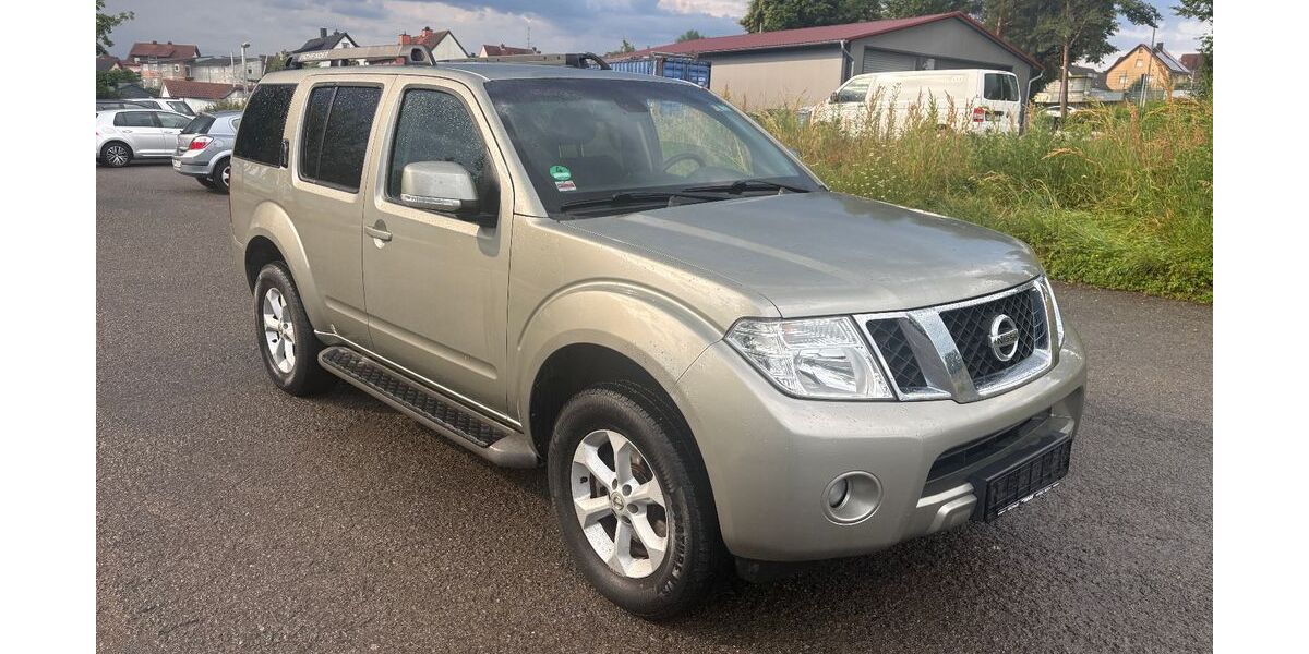 Nissan Pathfinder 203.000 km 9.995 &euro; Knetzgau 97478