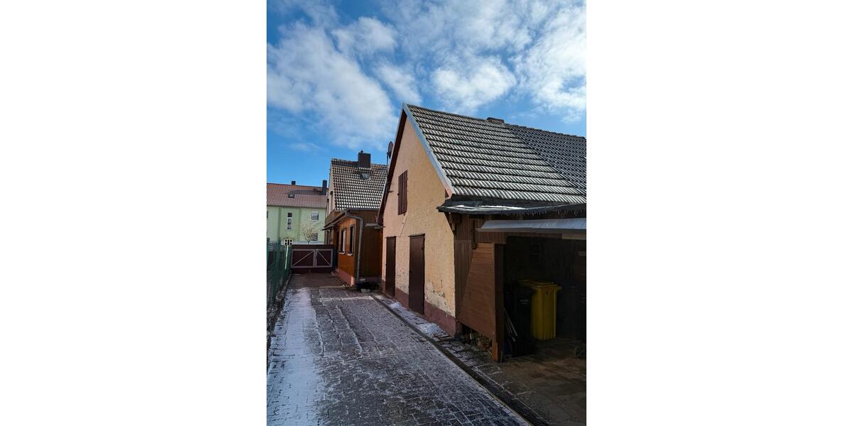 Doppelhaushälfte Ballenstedt - 4 Zimmer, 95 m&sup2;, 59.000&euro; | Angebot:25052408