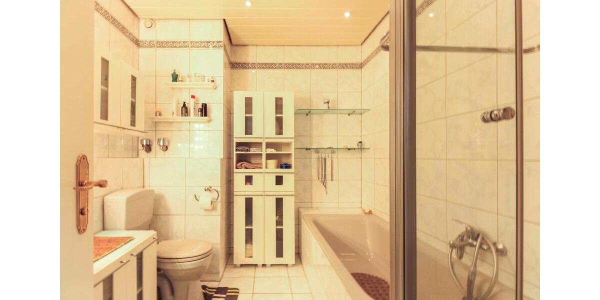 Etagenwohnung Ludwigshafen am Rhein - 3 Zimmer, 108 m&sup2;, 990&euro; | Angebot:26026869