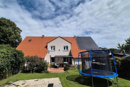 160m2 auf zwei Ebenen - Doppel-Reihenhaus mit großem Garten