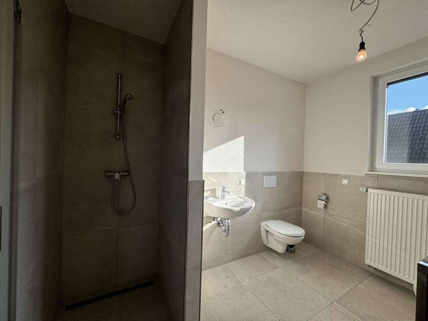 Investieren im Silberstreifen: Wohn-Gewerbeimmobilie mit Garten, Garage & Flexibilitä 6 zimmer