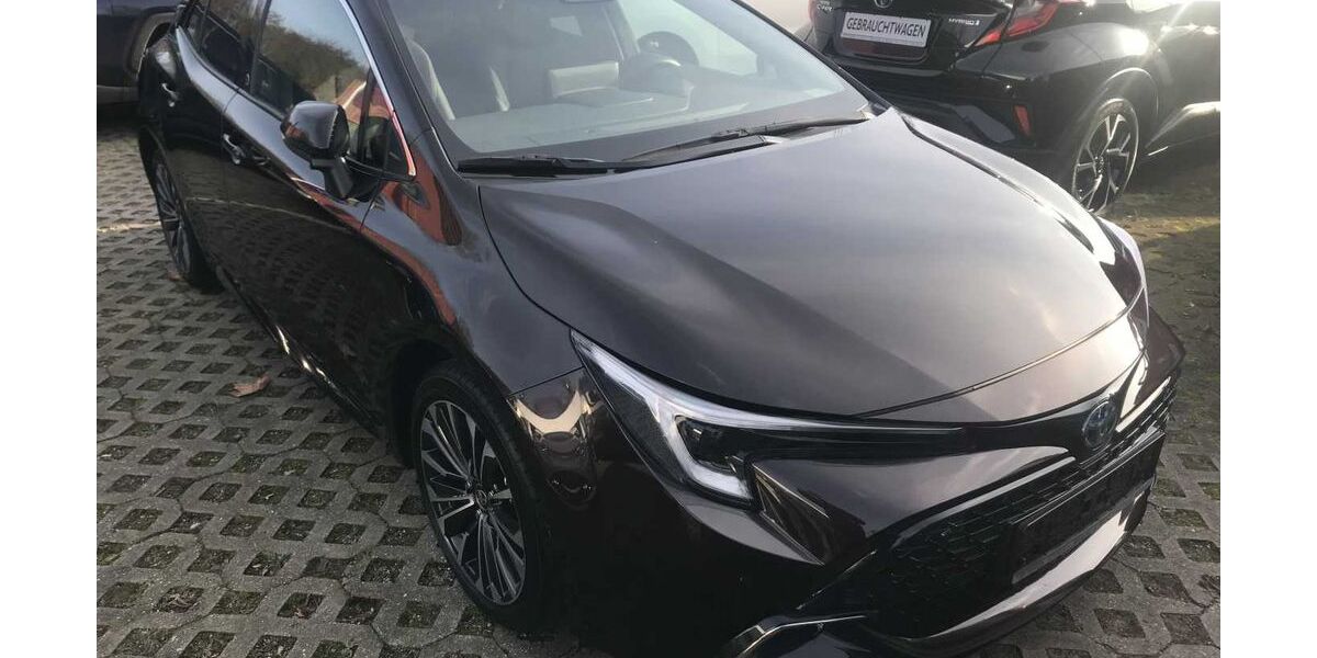 Toyota Corolla 12.443 km 25.990 &euro; Dessau 06847