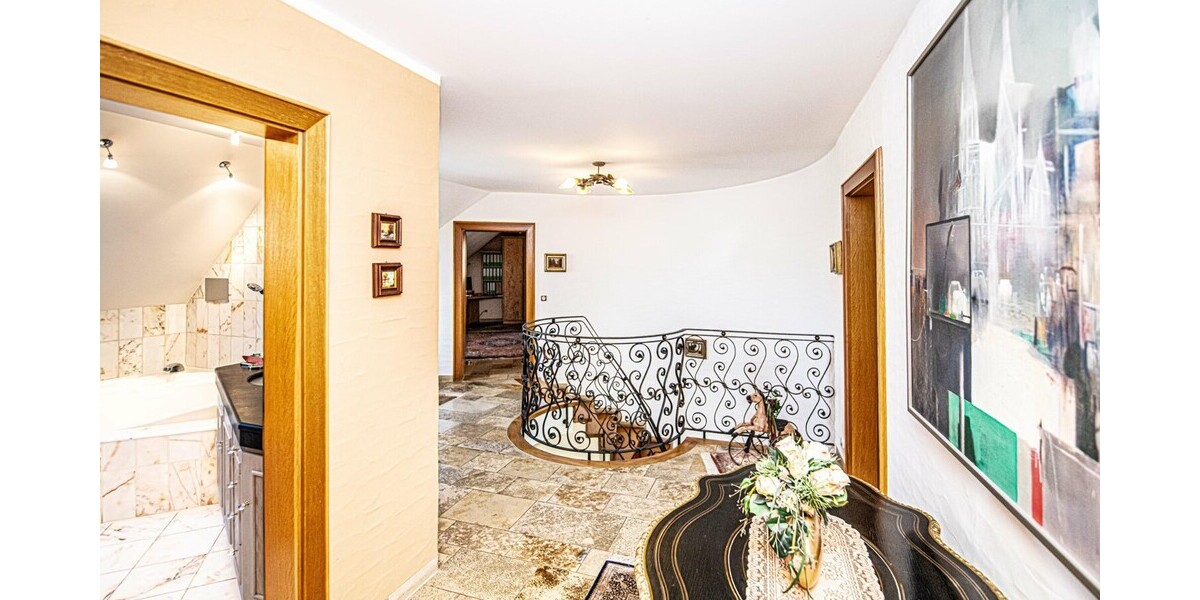 Ein Zuhause, das berührt: Exklusives Anwesen mit Traumgarten & Südterrasse in Roding - Einfamilienhaus Roding | Angebot:26490952