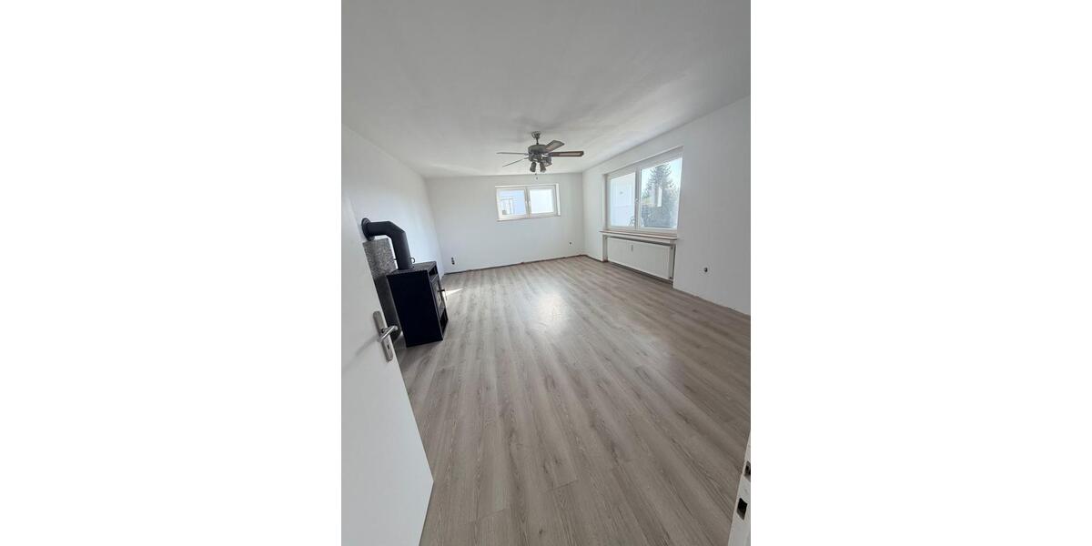 Erdgeschoßwohnung Sontra - 2 Zimmer, 82 m&sup2;, 600&euro; | Angebot:25283262