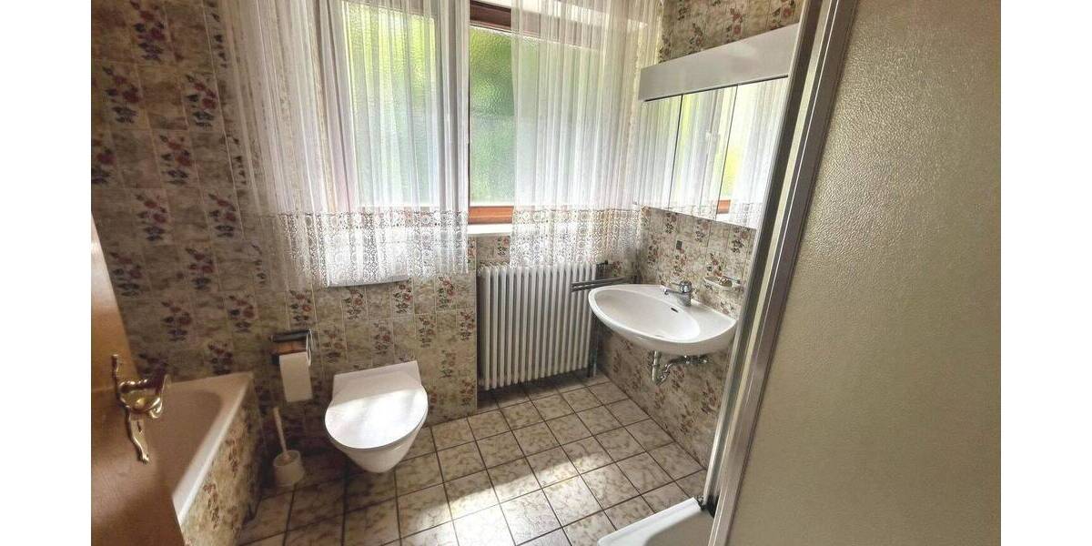 Mehrfamilienhaus, Wohnhaus Tuttlingen - 7 Zimmer, 273 m&sup2;, 595.000&euro; | Angebot:26859222