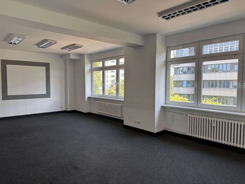 Büro in Berlin 14.029 € 779 m²