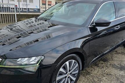 Skoda Superb 124.000 km 21.100 &euro; Mannheim 68159