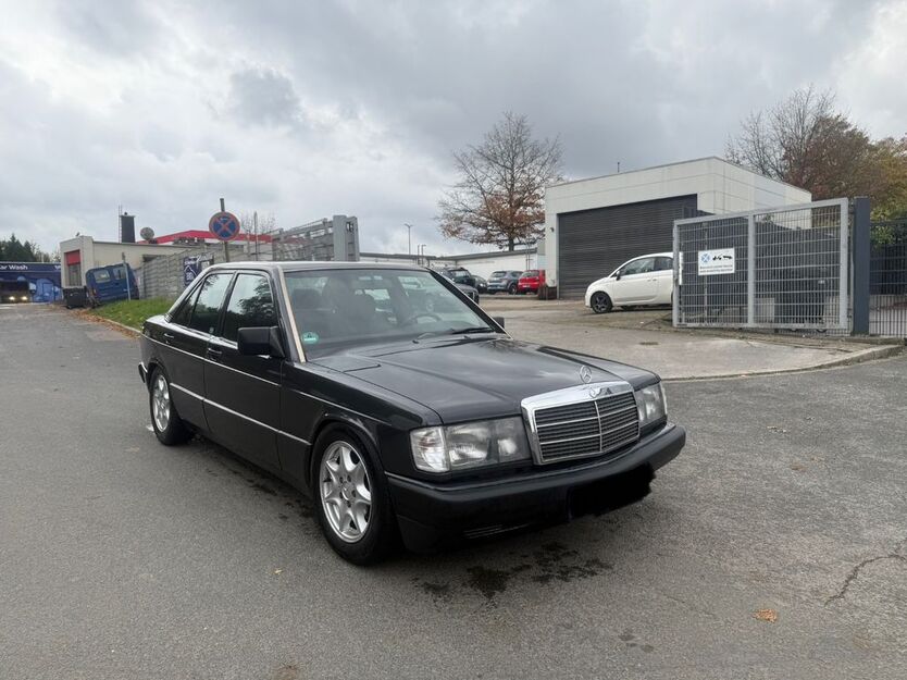 Mercedes-Benz 190 211.000 km 4.000 € Essen 45143