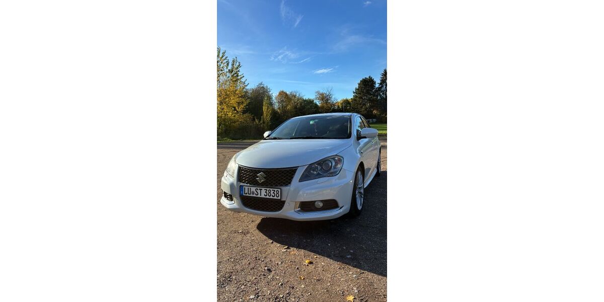 Suzuki Kizashi 317.650 km 7.900 &euro; Ludwigshafen 67071