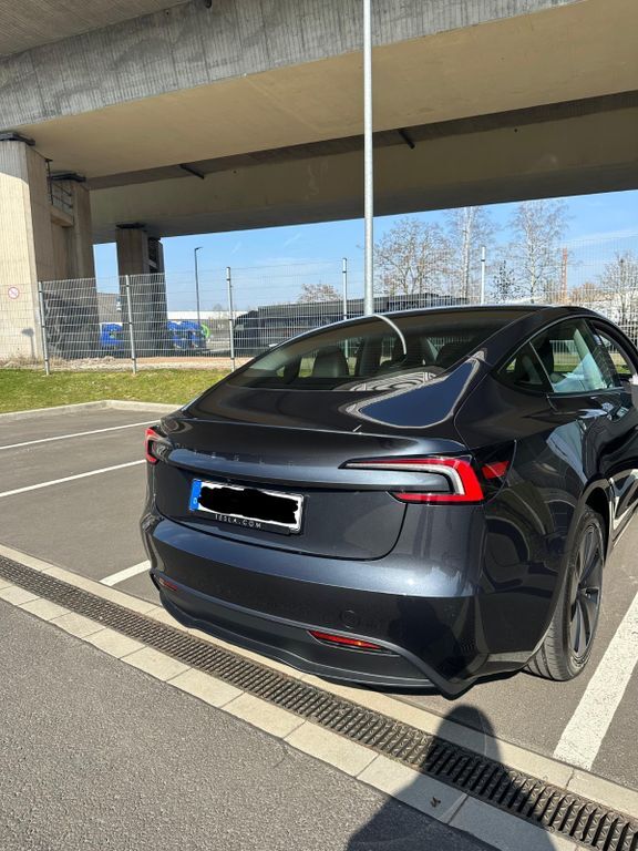 Tesla Model 3 8.500 km 35.000 € Hainburg 63512