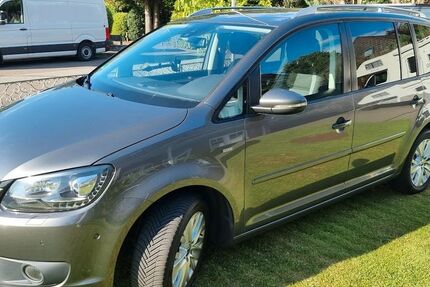 VW Touran 234.800 km 7.900 &euro; Rantrum 25873