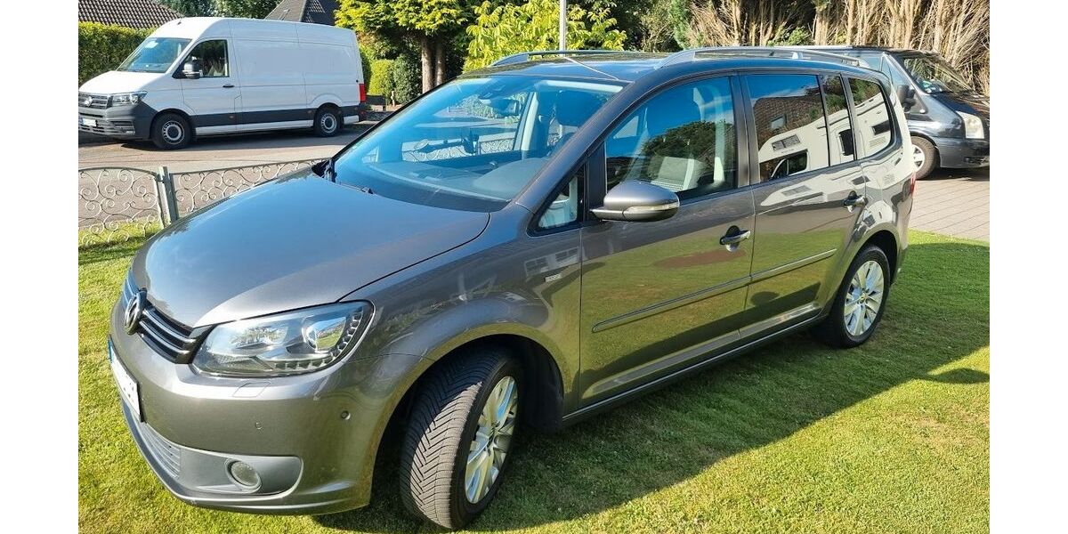 VW Touran 234.800 km 7.900 &euro; Rantrum 25873