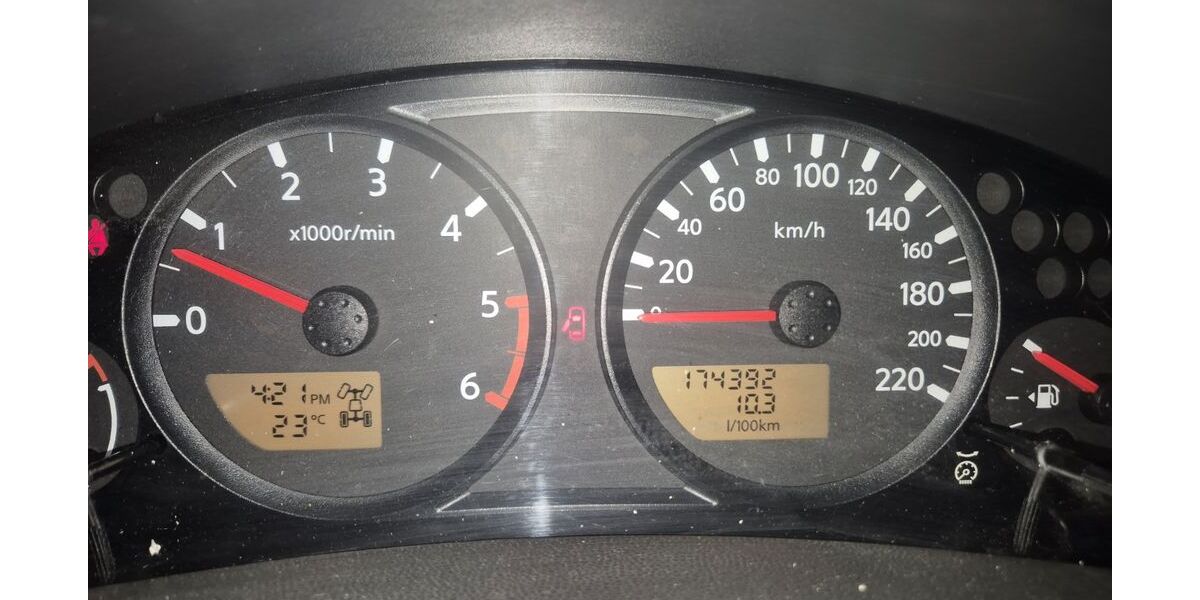 Nissan Navara 175.000 km 7.000 &euro; Binswangen 86637