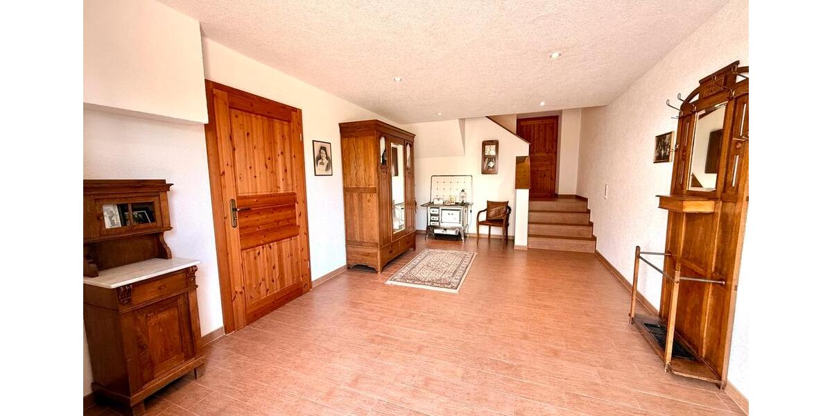Bauernhaus, Landhaus Schwalbach - 9 Zimmer, 254 m&sup2;, 670.000&euro; | Angebot:27059315
