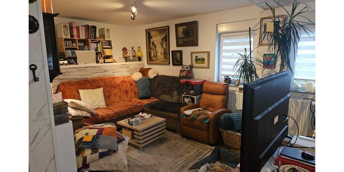 Souterrain 2 Zimmer Eigentumswohnung, Garten und separates Baugrundstück ca. 439 m², Haustiere erlaubt 2 zimmer