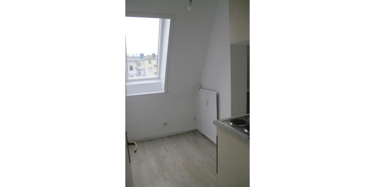 Dachgeschoßwohnung Kiel Südfriedhof - 3 Zimmer, 70 m&sup2;, 960&euro; | Angebot:26386758