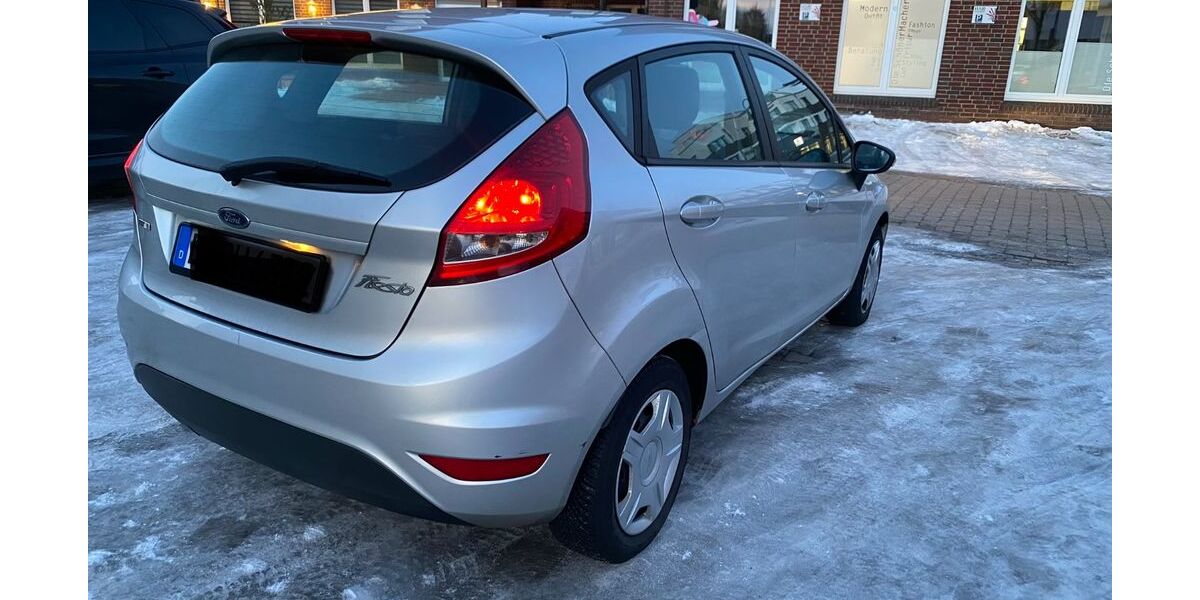 Ford Fiesta 287.200 km 3.800 &euro; Damme 49401