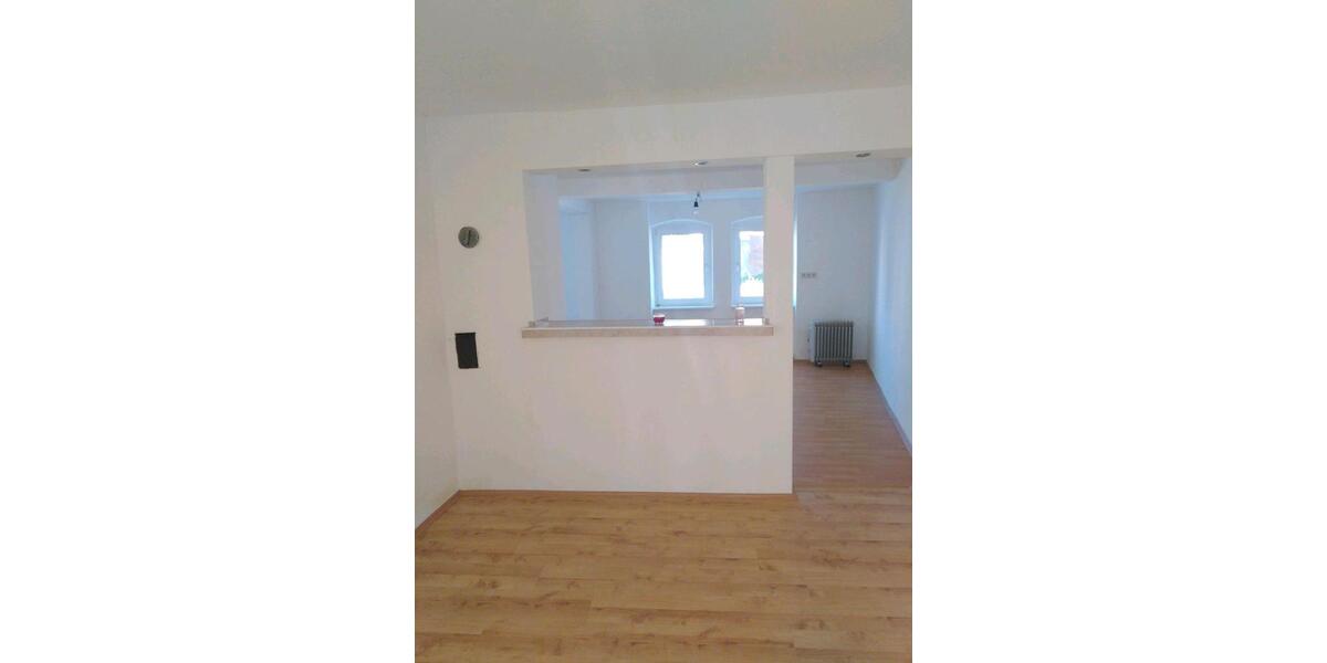 Reihenhaus Allstedt - 7 Zimmer, 140 m&sup2;, 70.000&euro; | Angebot:25909095
