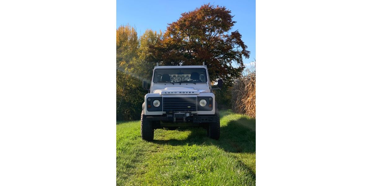 Land Rover Defender 68.480 km 33.333 &euro; Passau 94034