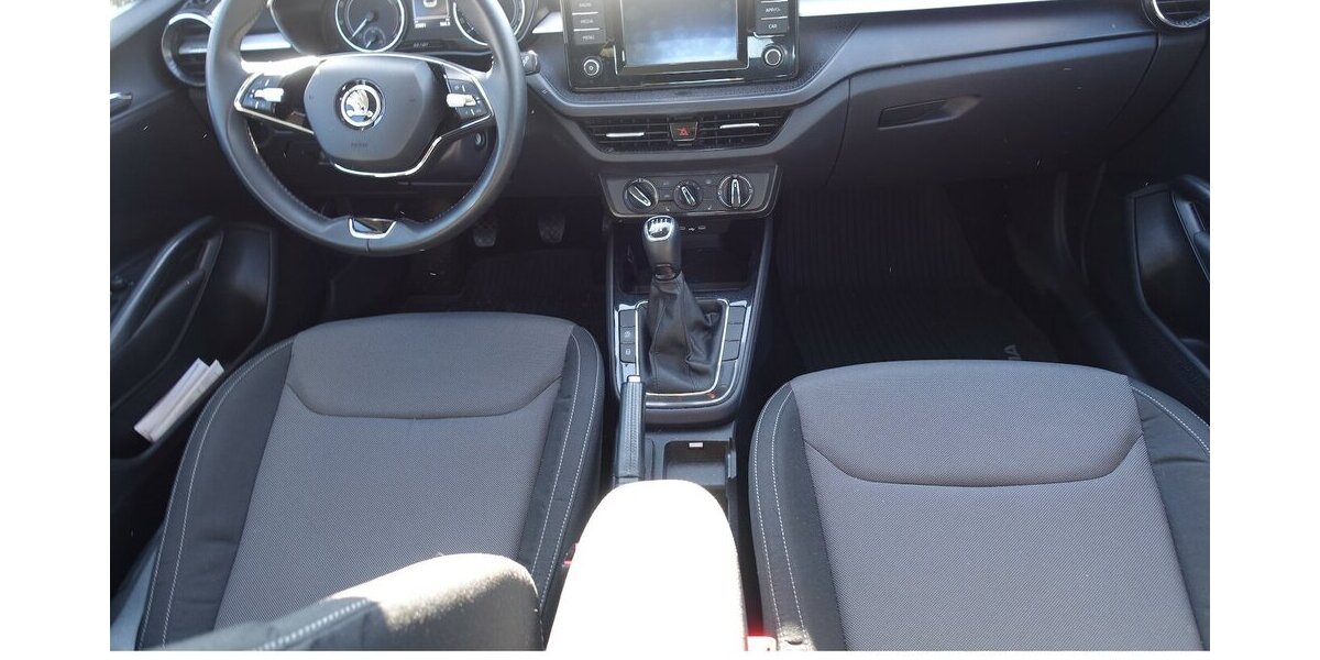 Skoda Fabia 1,0 Klima Sitzheizung Alu WR 1. Hand 25.100 km 14.950 &euro; Neumarkt/OPf 92318