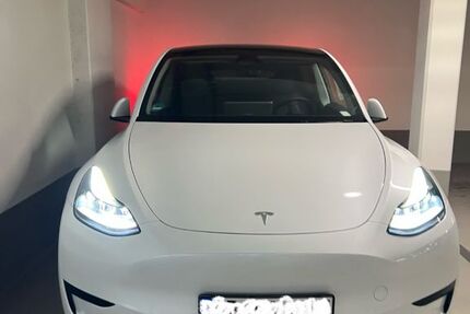 Tesla Model Y 42.000 km 29.900 &euro; Berlin 10963