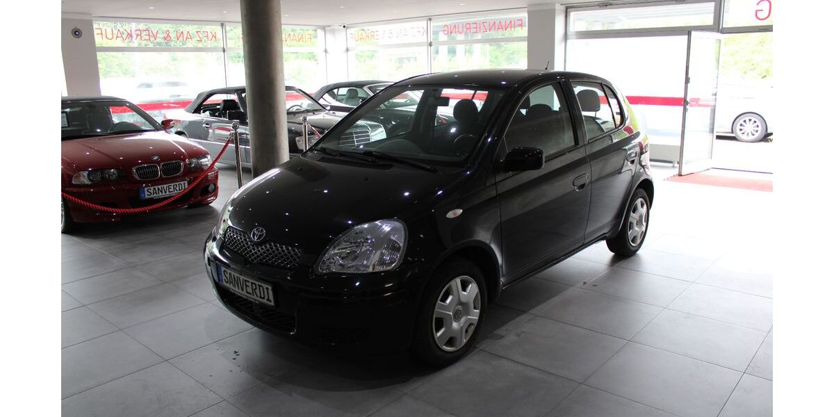 Toyota Yaris 150.000 km 2.990 &euro; Puchheim-Bhf bei München 82178
