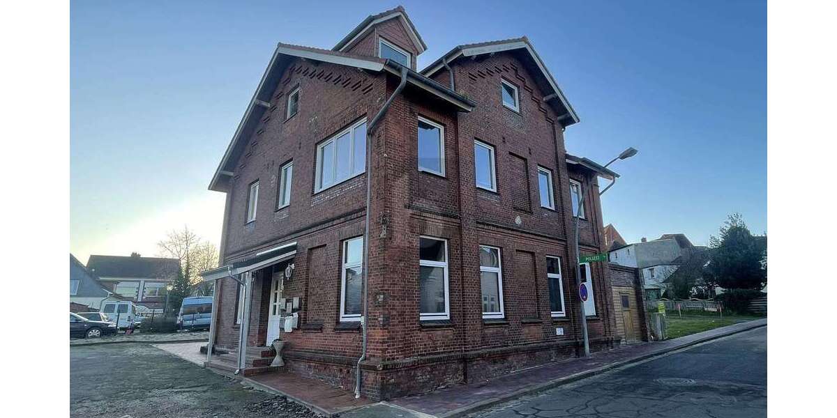 Einfamilienhaus Wesselburen - 7 Zimmer, 160 m&sup2;, 380.000&euro; | Angebot:25549904