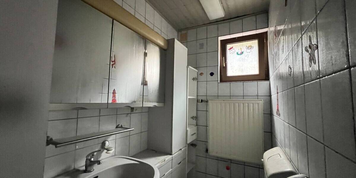 Mehrfamilienhaus, Wohnhaus Blieskastel / Niederwürzbach Niederwürzbach - 5 Zimmer, 100 m&sup2;, 69.000&euro; | Angebot:25984400