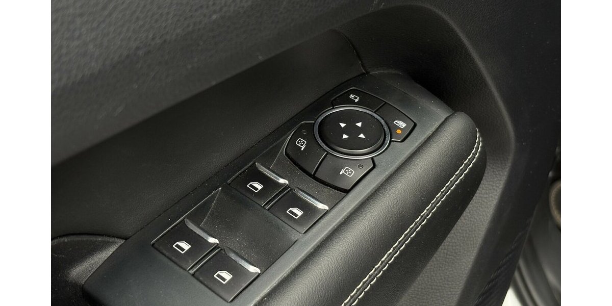 VW Amarok 4Motion V6 360°/NAVI/STANDHZ/SHZ/DAB+/AHK 41.134 km 45.900 &euro; Villingen-Schwenningen 78054